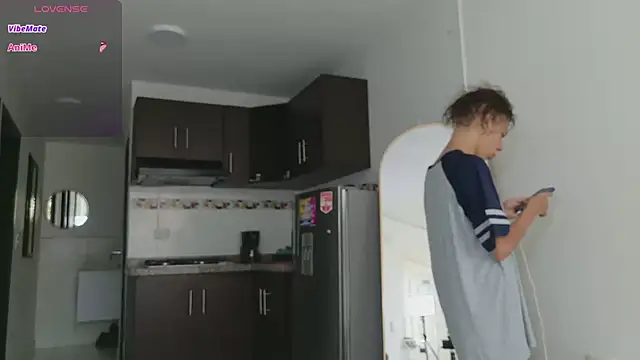 grey   27 online show from 03/09/26, 12:09