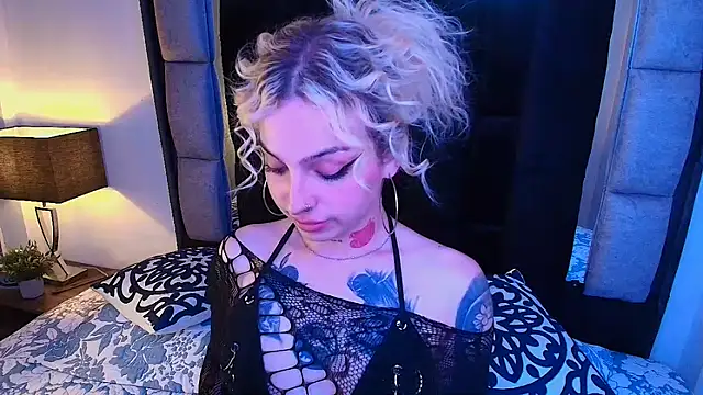 Bonnie vega online show from 09/18/25, 09:06