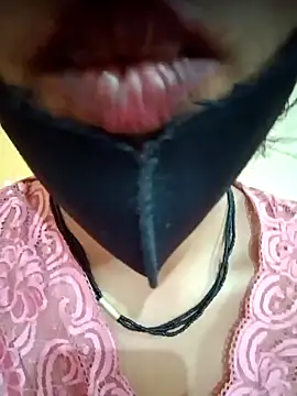 Snapshot of Mamta_Chaterjee chatting on 03/22/25, 02:16 Mamta Chaterjee online show from 03/22/25, 02:16