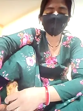 Snapshot of Mamta_Chaterjee chatting on 09/13/25, 04:18 Mamta Chaterjee online show from 09/13/25, 04:18