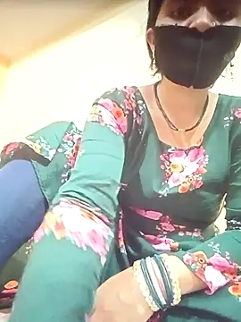 Snapshot of Mamta_Chaterjee chatting on 10/24/25, 02:08 Mamta Chaterjee online show from 10/24/25, 02:08