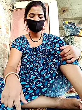 Snapshot of Mamta_Chaterjee chatting on 05/25/26, 01:00 Mamta Chaterjee online show from 05/25/26, 01:00