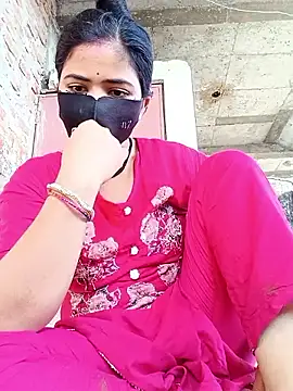 Snapshot of Mamta_Chaterjee chatting on 06/05/26, 01:56 Mamta Chaterjee online show from 06/05/26, 01:56