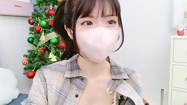 Snapshot of -minami- chatting on 12/08/24, 03:43 -minami- online show from 12/08/24, 03:43