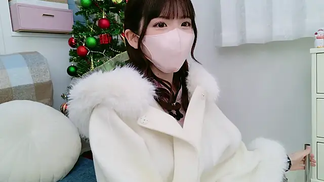 Snapshot of -minami- chatting on 12/12/24, 12:33 -minami- online show from 12/12/24, 12:33