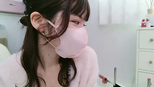 Snapshot of -minami- chatting on 12/22/24, 03:11 -minami- online show from 12/22/24, 03:11