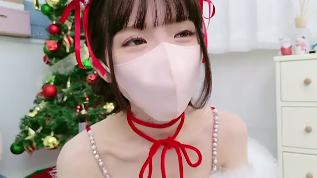 Snapshot of -minami- chatting on 12/27/24, 02:33 -minami- online show from 12/27/24, 02:33