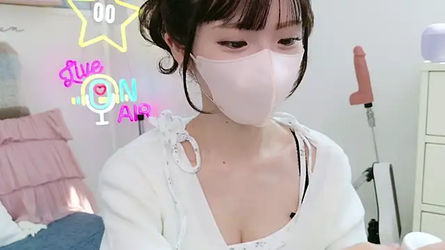 Snapshot of -minami- chatting on 03/09/25, 03:43 -minami- online show from 03/09/25, 03:43
