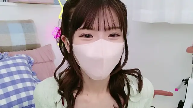 Snapshot of -minami- chatting on 03/18/25, 12:14 -minami- online show from 03/18/25, 12:14