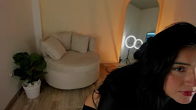 Snapshot of miss_catalina9 chatting on 12/04/24, 05:16 miss catalina9 online show from 12/04/24, 05:16