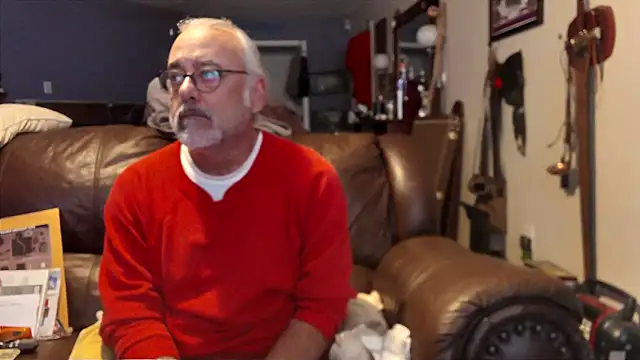 Snapshot of PincheDave4u chatting on 12/28/24, 06:50 PincheDave4u online show from 12/28/24, 06:50