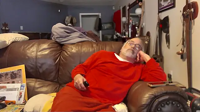 Snapshot of PincheDave4u chatting on 12/28/24, 09:51 PincheDave4u online show from 12/28/24, 09:51