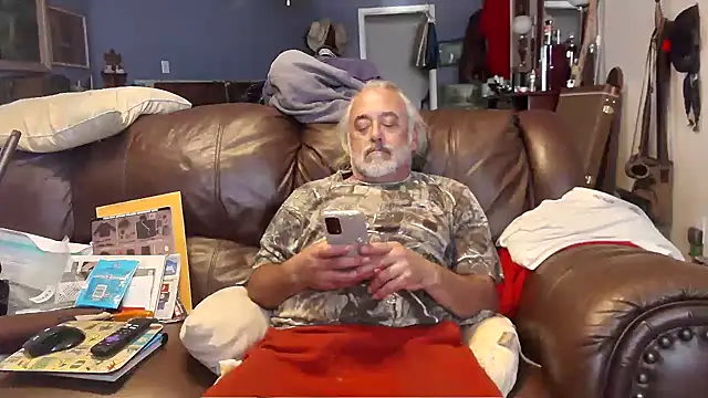 Snapshot of PincheDave4u chatting on 12/29/24, 09:30 PincheDave4u online show from 12/29/24, 09:30