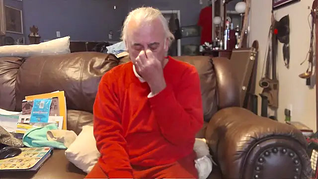 Snapshot of PincheDave4u chatting on 01/06/25, 10:47 PincheDave4u online show from 01/06/25, 10:47