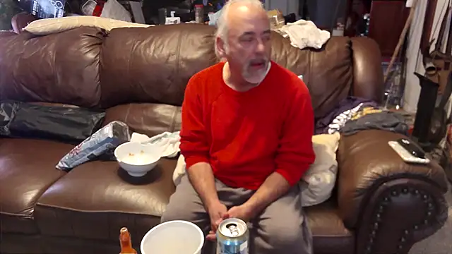 Snapshot of PincheDave4u chatting on 02/12/25, 09:43 PincheDave4u online show from 02/12/25, 09:43