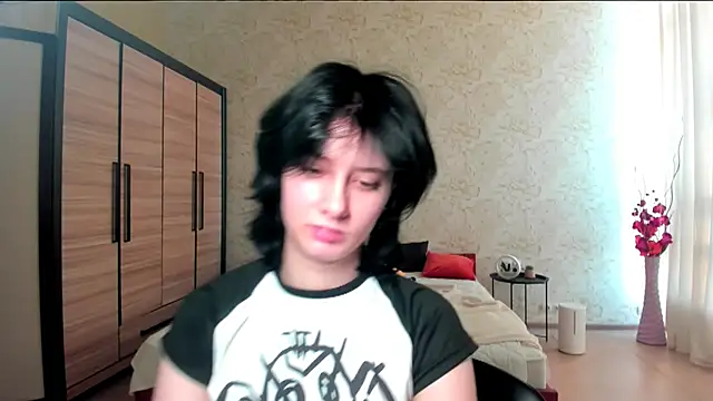 Snapshot of JulisSweet chatting on 02/10/25, 01:44 JulisSweet online show from 02/10/25, 01:44