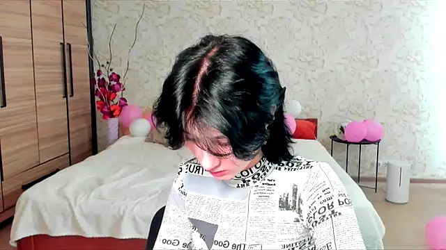 Snapshot of JulisSweet chatting on 02/15/25, 10:33 JulisSweet online show from 02/15/25, 10:33