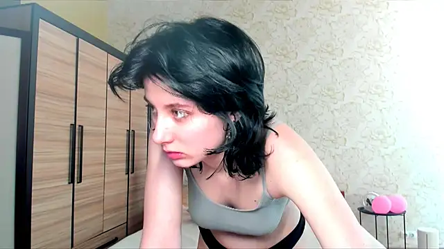 Snapshot of JulisSweet chatting on 02/27/25, 01:28 JulisSweet online show from 02/27/25, 01:28
