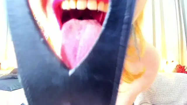 Snapshot of SquirtyAlisa chatting on 09/24/25, 03:15 SquirtyAlisa online show from 09/24/25, 03:15