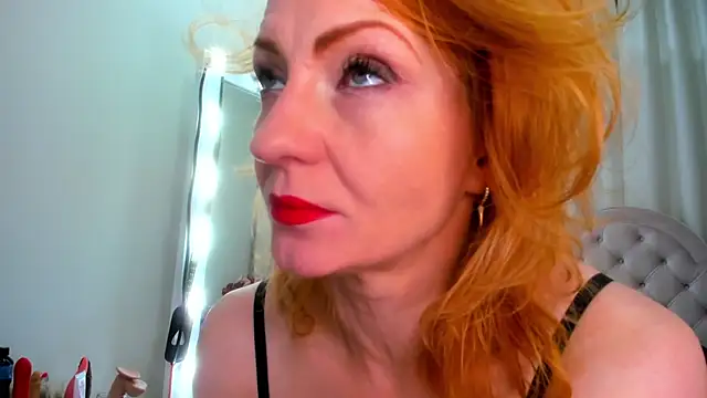 Snapshot of SquirtyAlisa chatting on 10/14/25, 05:30 SquirtyAlisa online show from 10/14/25, 05:30