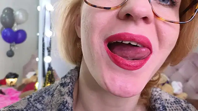 SquirtyAlisa online show from 10/28/25, 08:33