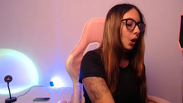 lalawhitte online show from 09/19/25, 08:42