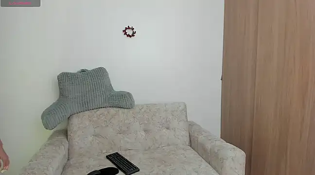 Snapshot of alexandra_fiore chatting on 01/05/25, 03:00 alexandra fiore online show from 01/05/25, 03:00