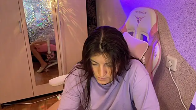 Katrin  kiss online show from 04/19/26, 01:32