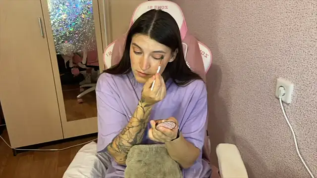 Katrin  kiss online show from 04/20/26, 05:16