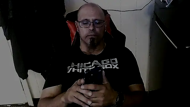 KrazyLegz online show from 10/08/25, 03:42