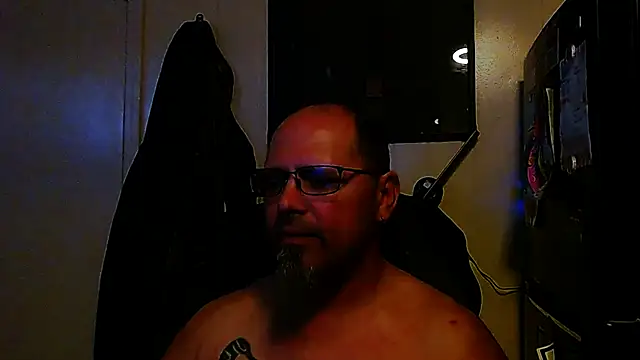 KrazyLegz online show from 11/16/25, 05:07