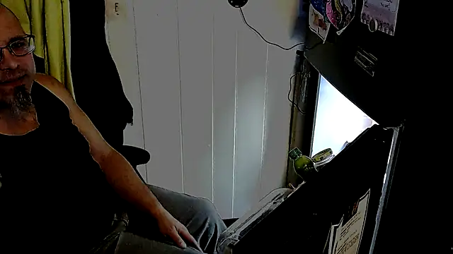 KrazyLegz online show from 11/29/25, 04:32