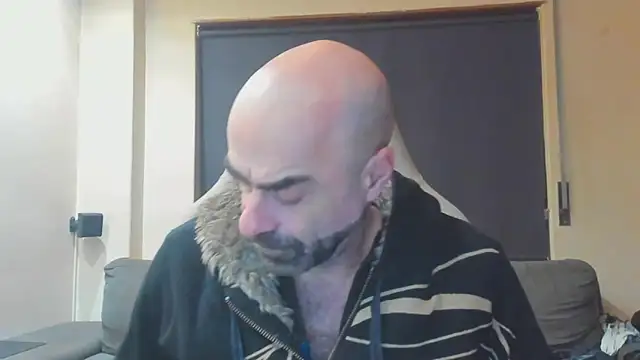 Snapshot of Bicopflirt chatting on 02/05/26, 01:32 Bicopflirt online show from 02/05/26, 01:32