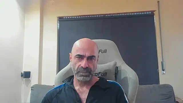 Snapshot of Bicopflirt chatting on 02/12/26, 02:23 Bicopflirt online show from 02/12/26, 02:23