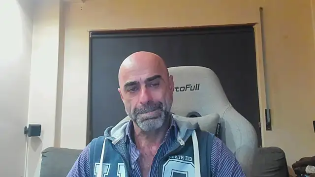 Snapshot of Bicopflirt chatting on 03/06/26, 02:08 Bicopflirt online show from 03/06/26, 02:08