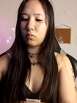 Snapshot of Japabaixinha chatting on 12/18/24, 02:21 Japabaixinha online show from 12/18/24, 02:21