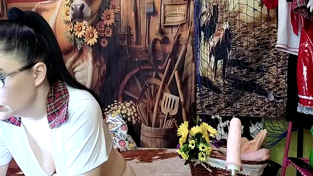 Snapshot of DashaHart chatting on 12/05/24, 01:06 DashaHart online show from 12/05/24, 01:06