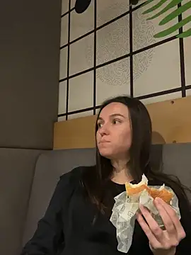 Snapshot of Jinna_milli chatting on 03/19/25, 09:48 Jinna milli online show from 03/19/25, 09:48