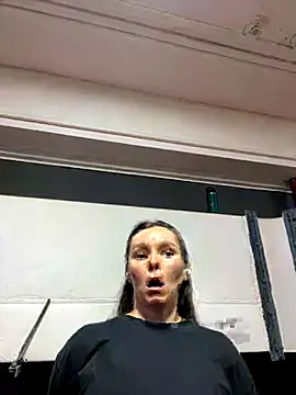 Snapshot of Jinna_milli chatting on 10/21/25, 03:13 Jinna milli online show from 10/21/25, 03:13