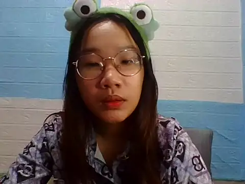 Nanoko online show from 11/17/25, 04:24