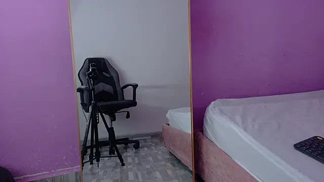 LoveQueen2 online show from 03/18/26, 11:46