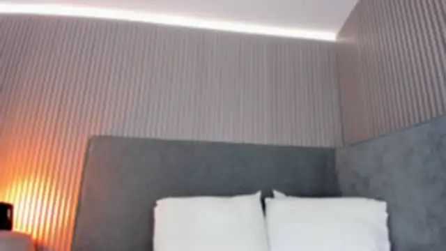 emelie 89 online show from 12/19/25, 12:23