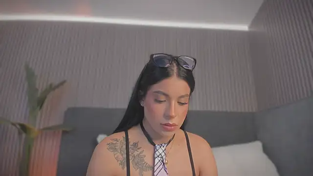 emelie 89 online show from 03/13/26, 12:01