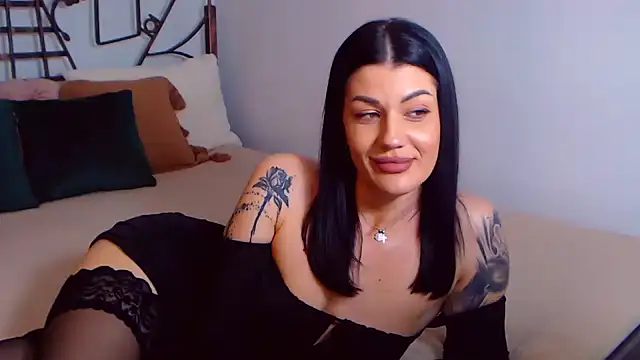 YvonneEverlee online show from 02/11/25, 11:54