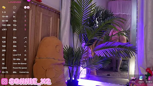 Snapshot of Sonnie_ chatting on 02/25/25, 02:44 Sonnie online show from 02/25/25, 02:44