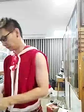 Snapshot of horny_slavedog chatting on 12/24/24, 04:40 horny slavedog online show from 12/24/24, 04:40