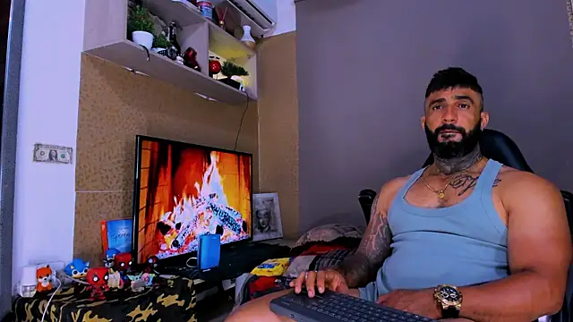 Snapshot of naugthy_dominant chatting on 12/07/24, 06:43 naugthy dominant online show from 12/07/24, 06:43