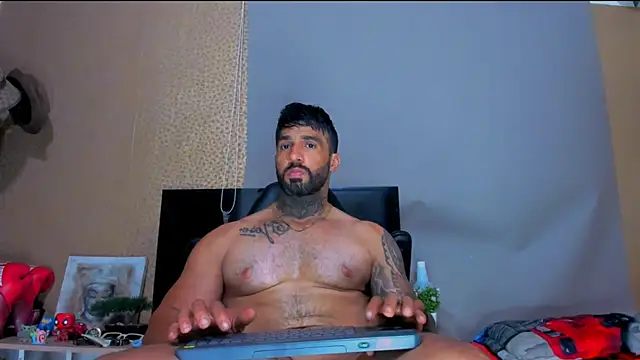 Snapshot of naugthy_dominant chatting on 01/25/25, 05:51 naugthy dominant online show from 01/25/25, 05:51