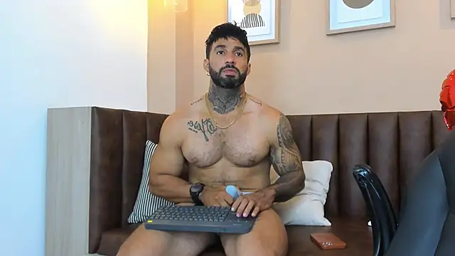 Snapshot of naugthy_dominant chatting on 02/10/25, 04:41 naugthy dominant online show from 02/10/25, 04:41