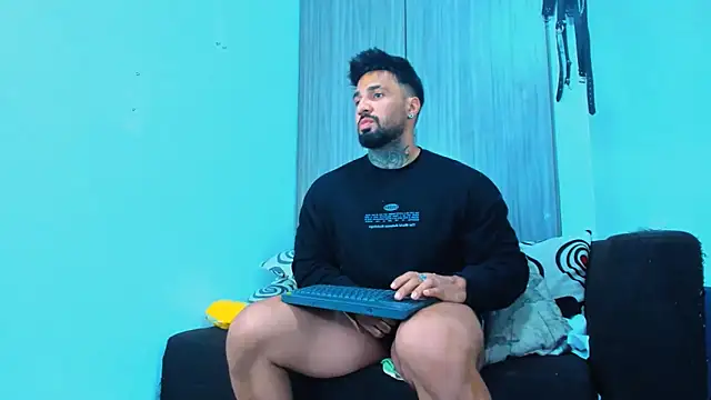 Snapshot of naugthy_dominant chatting on 10/03/25, 08:28 naugthy dominant online show from 10/03/25, 08:28
